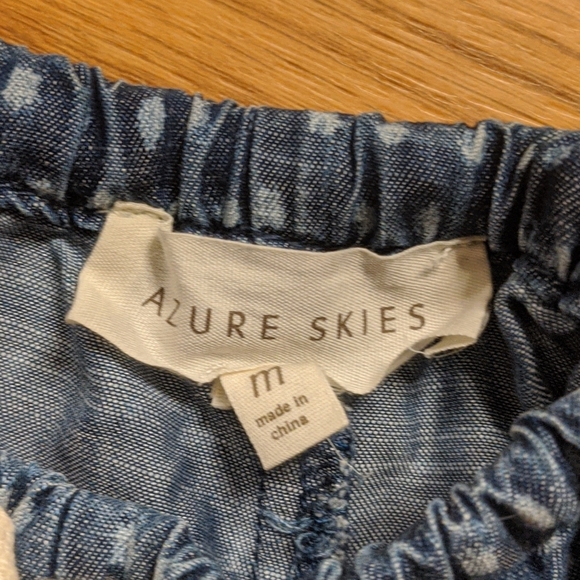 Azure Skies (Aritzia) soft denim shortie - Picture 4 of 4